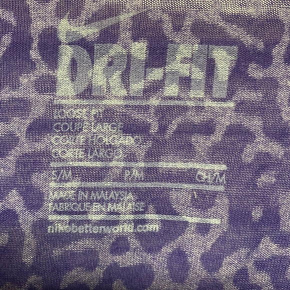 Nike Dri-Fit Tank top in purple. Side tie.  S/M - Picture 5 of 6